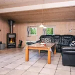 5 Star Holiday Home In Henne بيت للعطل