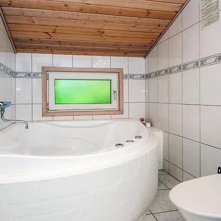 Secluded Retreat By Lyngbo Heath - By Traum Henne Strand