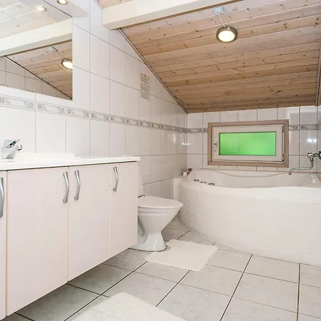 Secluded Retreat By Lyngbo Heath - By Traum * Henne Strand